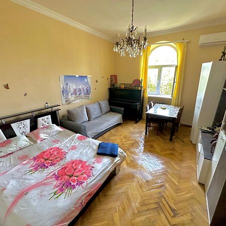 Karson Guest House And Tours เยเรวาน ภายนอก รูปภาพ