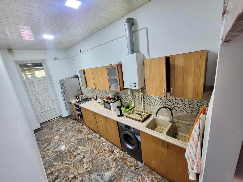 Karson Guest House And Tours เยเรวาน ภายนอก รูปภาพ