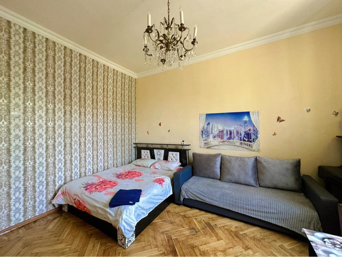 Karson Guest House And Tours เยเรวาน ภายนอก รูปภาพ